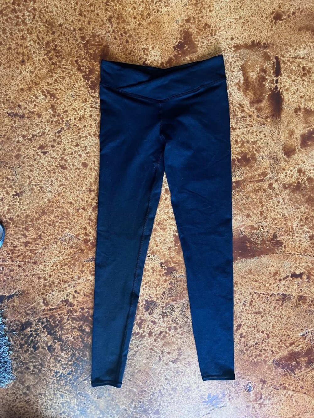 Fabletics Black V-Waistband Women's Yoga Pants Leggings Size XS